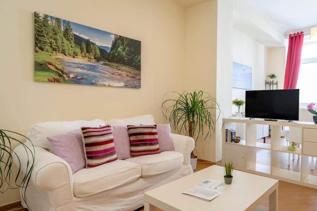 Carlotta - Italian Living Apartment Бари Екстериор снимка
