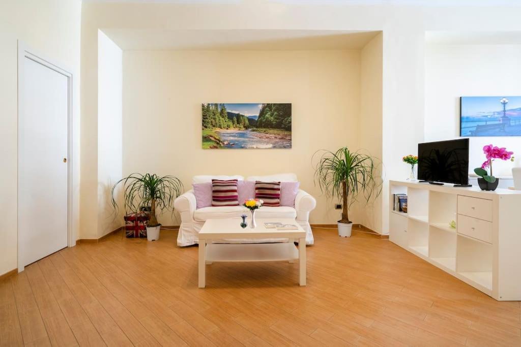 Carlotta - Italian Living Apartment Бари Екстериор снимка