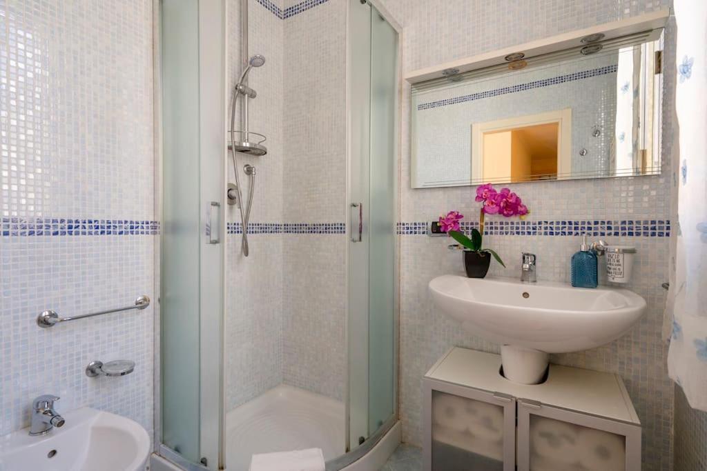 Carlotta - Italian Living Apartment Бари Екстериор снимка